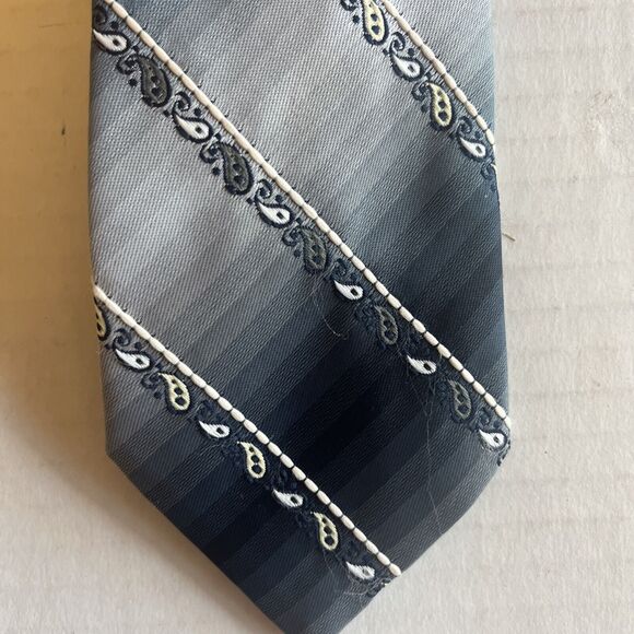 Paco Rabanne Men’s Necktie Blue Gray White Stripe Embroidered Design 56 Inch - Picture 2 of 5